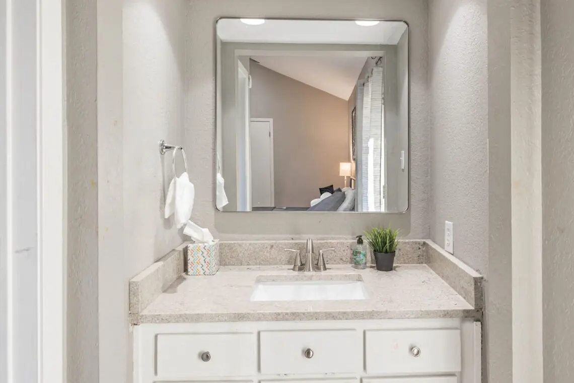 33bc4080 9fe2 4a6a 9c2d 4ed4351587f1